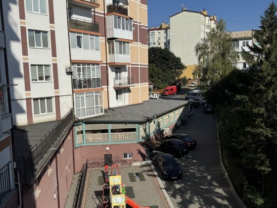 Продам ексклюзивну ТРЬОХкімнатну квартиру в новобудові Чернівці