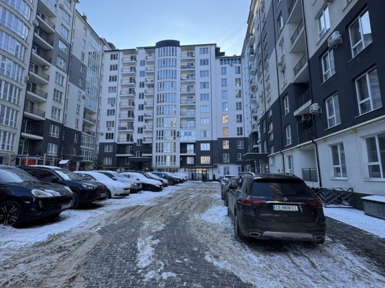 Продаж новобудови з ремонтом р-н Майдану Черновцы