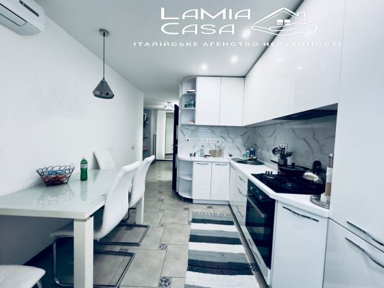 Продаж 2 кімнатноі квартири вул Головна 191 Черновцы