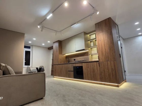 Простора 3-кімнатна квартира з кухнею-студією, 4 поверх, ЖК «Сахарова» Тернополь