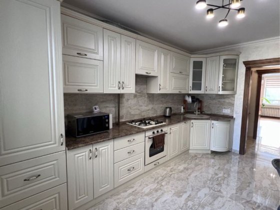 Продаж 3-х кімнатної з газом ,новий район Ужгород