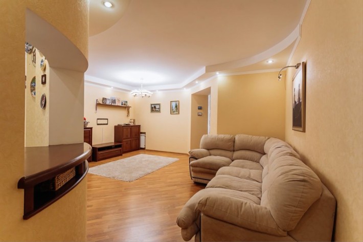 Продам чудову 2-рівневу квартиру на Петропавлівській - фото 1