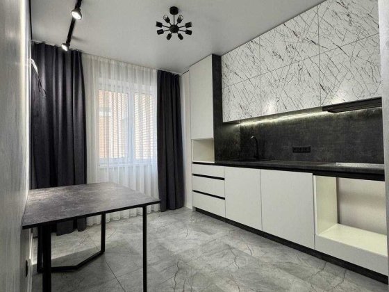 Продаж! НОВОБУДОВА з РЕМОНТОМ 2-кімн. + кухня-студія Черновцы