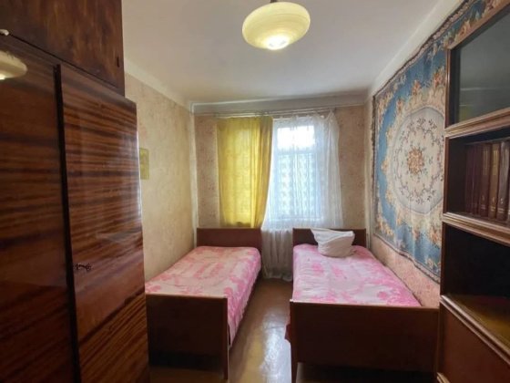 Трикімнатна чудова квартира район Льотна, біля АТБ.   СС Чернигов