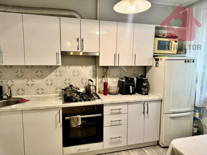 Продаж трикімнатної квартири по вул.Міцкевича - фото 1