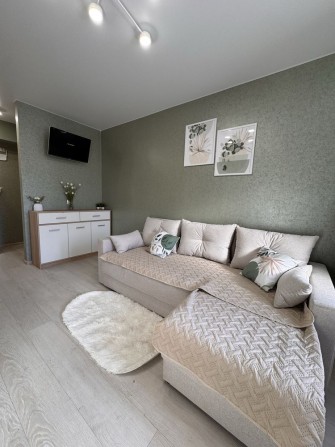 Продаж смарт квартири із новим ремонтом, меблями та технікою - фото 1