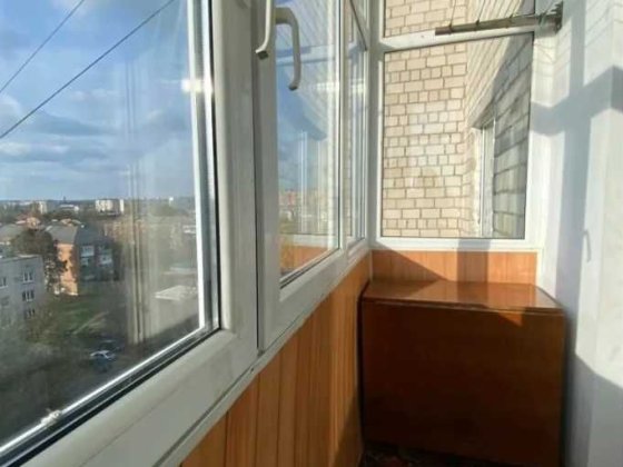 Продам однокімнатну квартиру в 9-ти поверховому цегляному будинку Винница