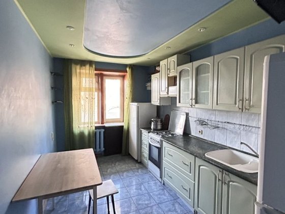 ВЕЛИКА 3 кім. квартира у тихому районі Д Черкассы