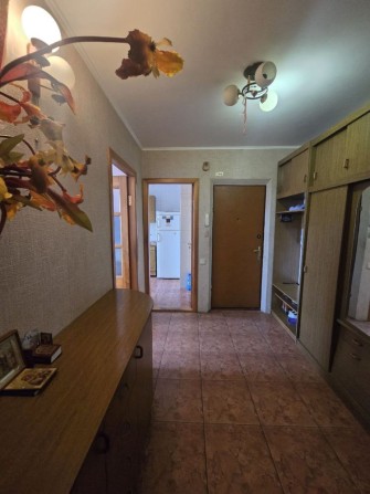 Продаж 3 кімнатної квартири в центрі міста із ремонтом та меблями - фото 1