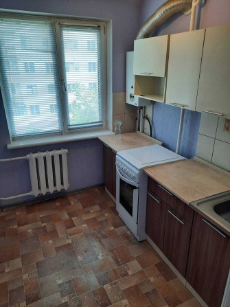 Терміновий продаж 2-кімнатної квартири з роздільними кімнатами - фото 1