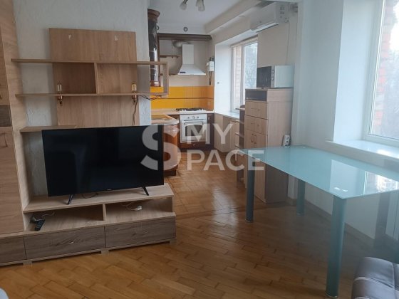 3к 64м Берестейський проспект 18 Політехнічна Цирк Охматдит Чорновола Киев