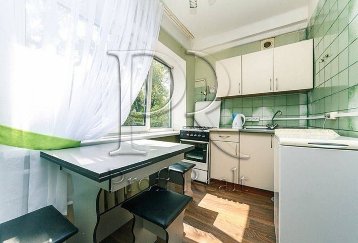 Продаж 1 кім.кв. пр. Миру 12/Дарницька площа/метро Дарниця - фото 1