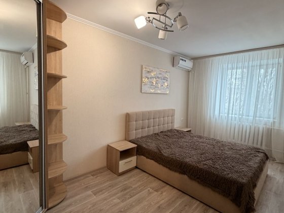 Квартира в гарному стані, район Голлівуду! Є-Відновлення! Чернигов