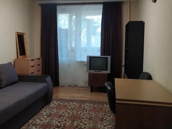 ЗАТИШНА квартира в ЗЕЛЕНОМУ районі столиці метро ВАСИЛЬКІВСЬКА Киев