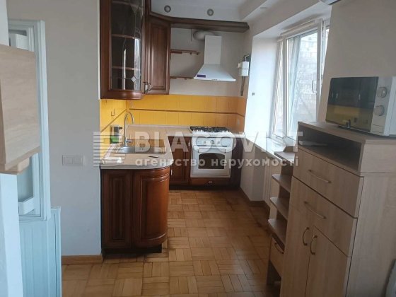 Продається 3 кімнатна квартира по Берестейському проспекту. Київ