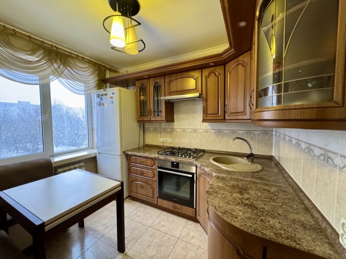 Продам ліквідну 3-кімнатну квартиру на Вишенці - фото 1