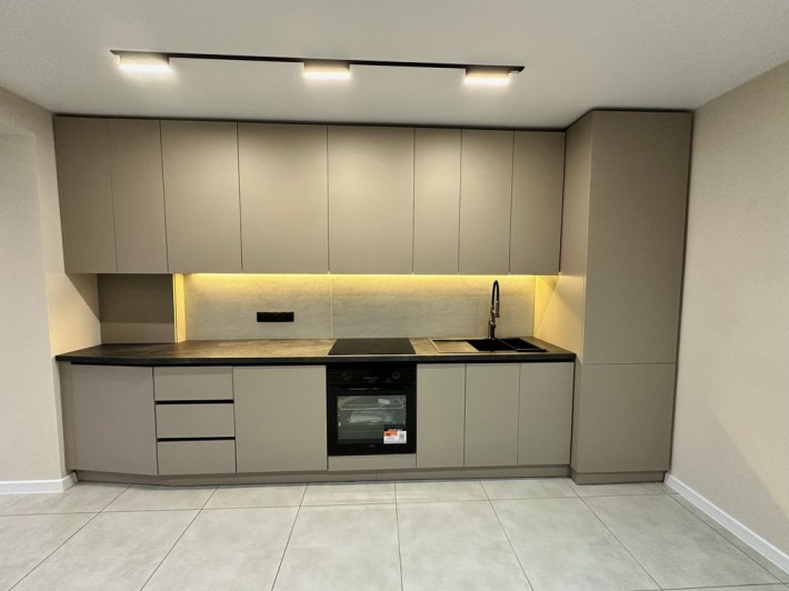 Пропонується простора 2-кімнатна квартира - фото 1