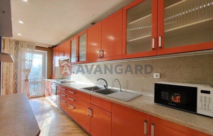 Простора великогабаритна квартира з автономним опаленням - фото 1