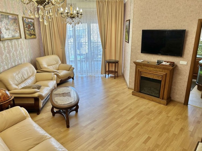 Продаж 3-кімнатна квартира Боздош Еліт - фото 1