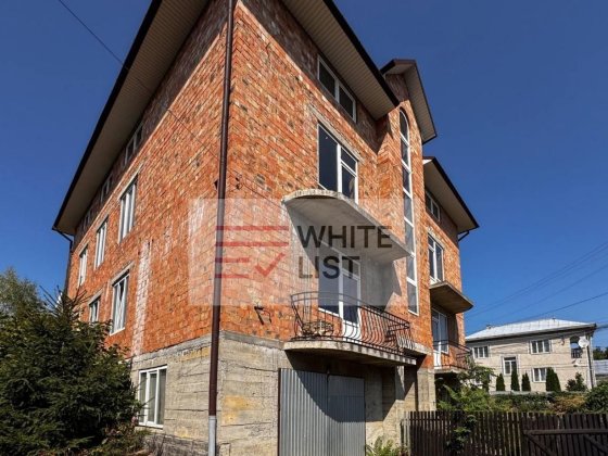 ПРОДАЖ  3к. квартири 89м², ближня Роша, 7хв. ТЦ Майдан Чернівці