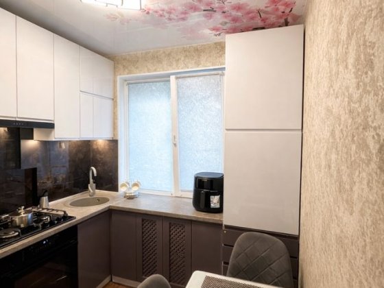 Світла 2-кімнатна з ремонтом і технікою | 4 поверх Чернигов