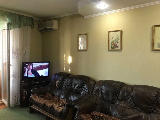 Затишна 4-кв., р-н Романтик, ЖД, з ремонтом, червона цегла. Черкаси