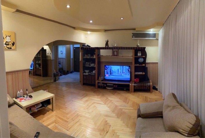 Продаж чотирикімнатної квартири - фото 1