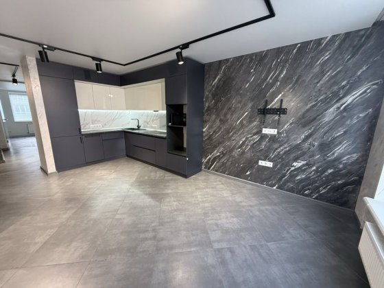 Видова квартира,  Митниця,  євро трьошка, середній поверх Черкассы