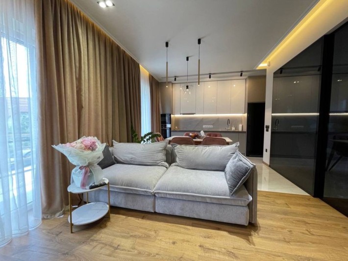 Продаж 1,5 кімнатної квартири поруч з центром - фото 1