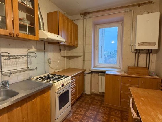 3 кімнатна по хорошій ціні Ужгород