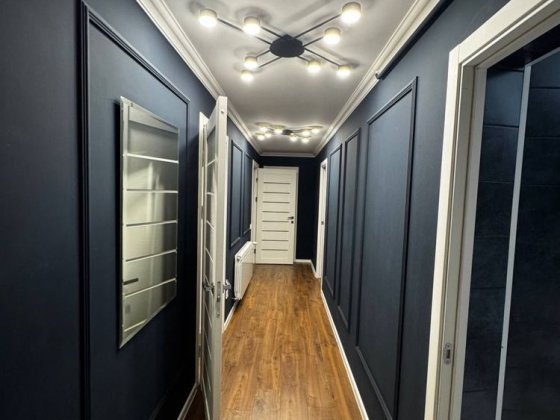 Продається 3 кімнатна квартира центр Театральна площа Чернівці