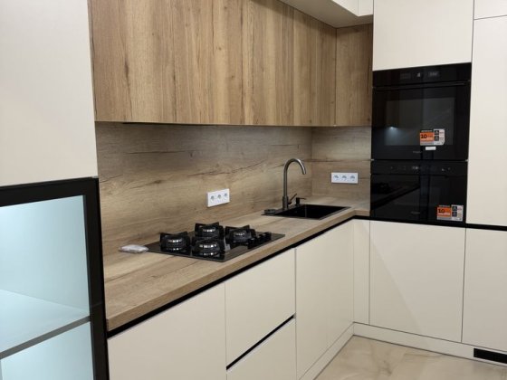 Стильна квартира з новим сучасним ремонтом в новобудові Масани Чернигов