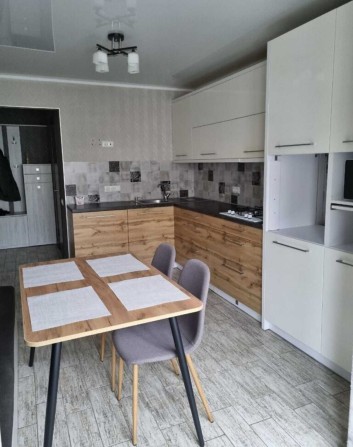 Продаж 1 км. квартири з ремонтом в престижному районі ВИШЕНЬКИ - фото 1