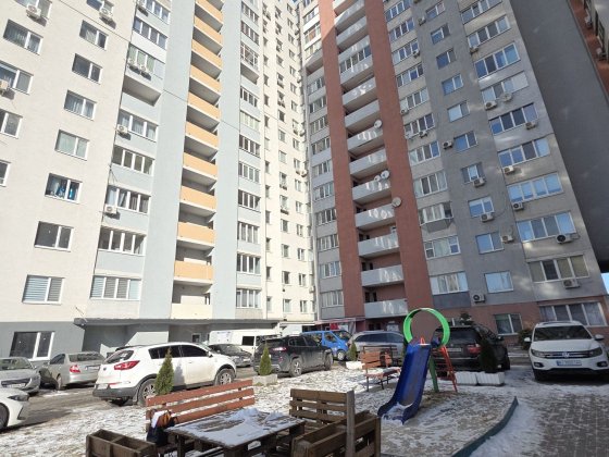 Терміново! Панорамний вид, 2 кімнатна, тихий Центр 18пов. Черкассы