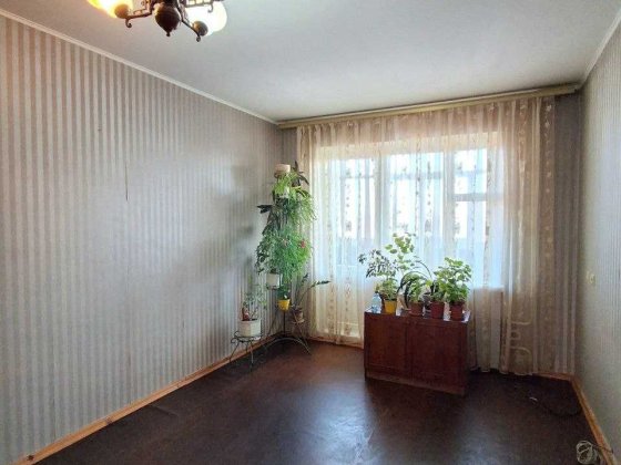 Продам 2 кімнатну квартиру ЧН серії! вул. Пр.Миру 271 Чернигов