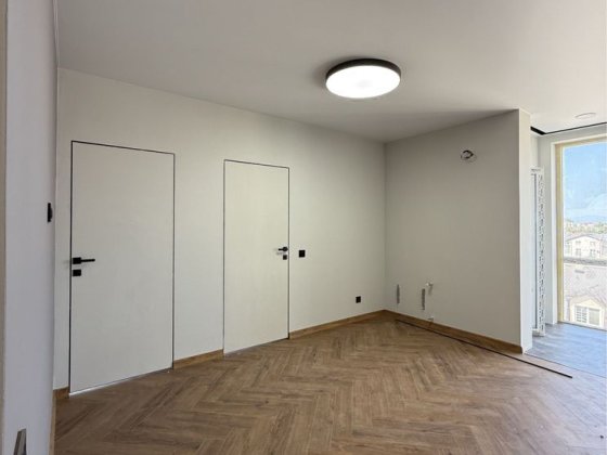 Продаж 2ох кім Квартири В4 з ремонтом та меблями Ужгород