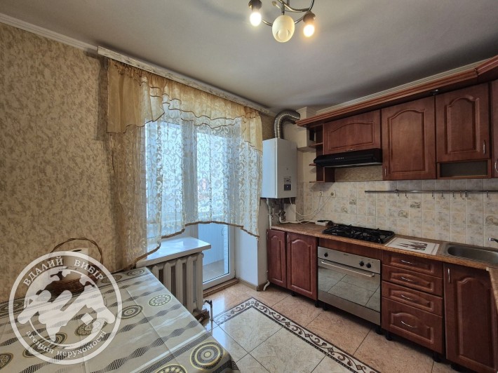 Продаю 3-к квартиру з просторими кімнатами - фото 1