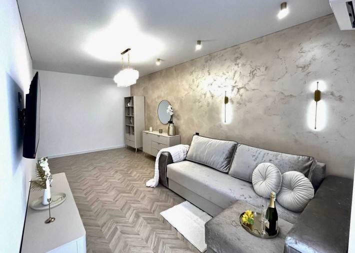 Продається 2-кімнатна квартира на Поділлі - фото 1