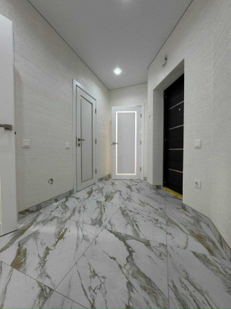 Продається сучасна двох кімнатна новобудова по вул. Щербанюка - фото 1