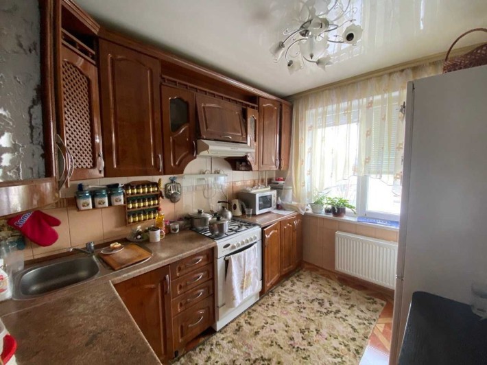 Тепла 3-х кім квартира на середньому поверсі в тихому районі - фото 1