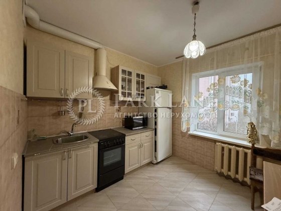 Вишняківська, 7б, Власник чекає Київ