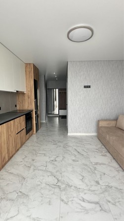 Простора двокімнатна квартира з неймовірним видом на Дніпро - фото 1