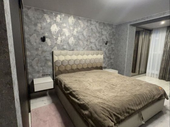 Продаж елітної квартири із дизайнерським ремонтом та меблями Черкассы