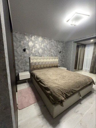 Продаж елітної квартири із дизайнерським ремонтом та меблями - фото 1