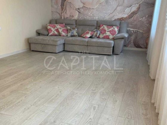 Продаж 4-х кімнатної квартири 144 м2 Драгоманова 17 Дарницький район Киев