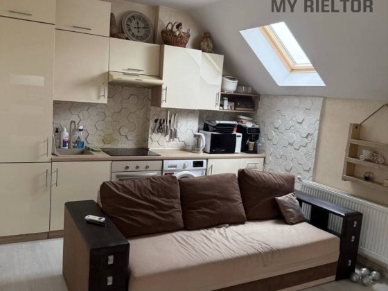 Продаж трикімнатної квартири по вул.Шолтеса Ужгород