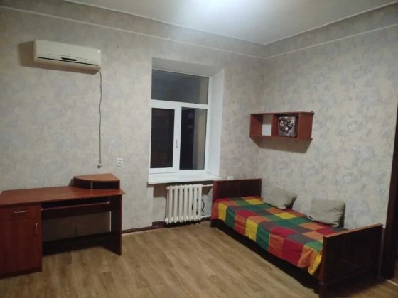 Продам 2к. квартиру, вул. Новоселівська,10 (р-он "Наша Правда") Днепр