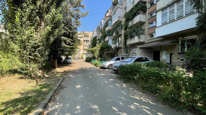Продається 3-кімнатна квартира в Ужгороді - фото 1