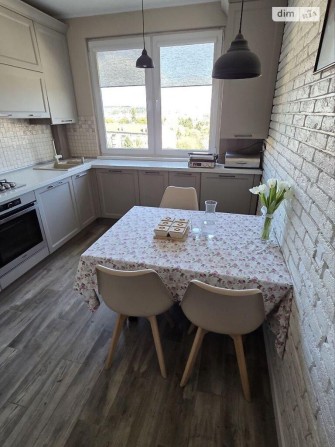 Продаж квартири , 3 кімнати - фото 1