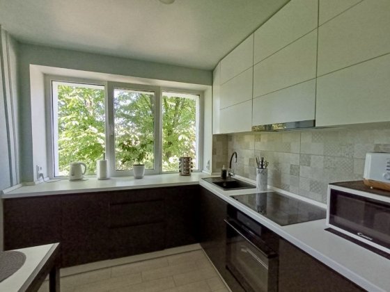 Продам 1к квартиру. пр Богдана Хмельницкого 16. Дніпро